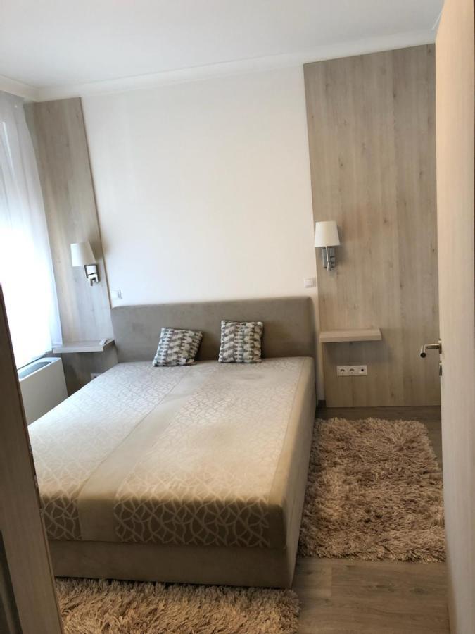 Adam Guesthouse I. Кечкемет Екстер'єр фото