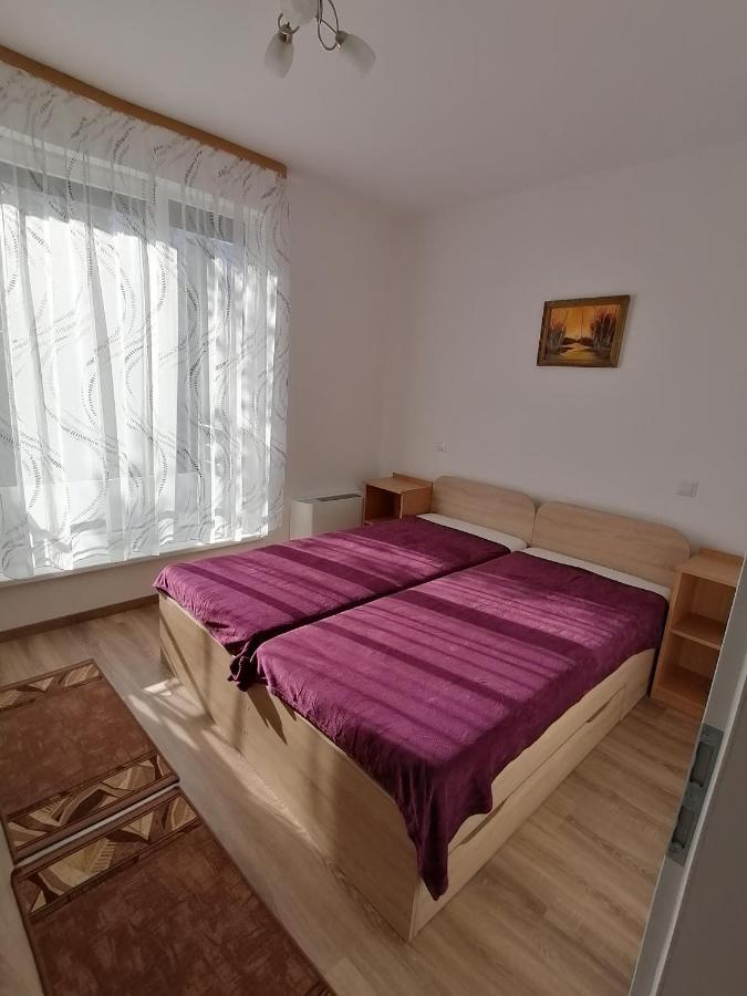 Adam Guesthouse I. Кечкемет Екстер'єр фото
